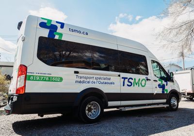 Véhicule de transport médical spécialisé de TSMO