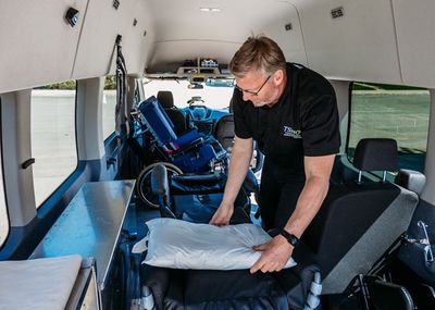 Véhicule adapté privé de TSMO prêt pour une réservation individuelle